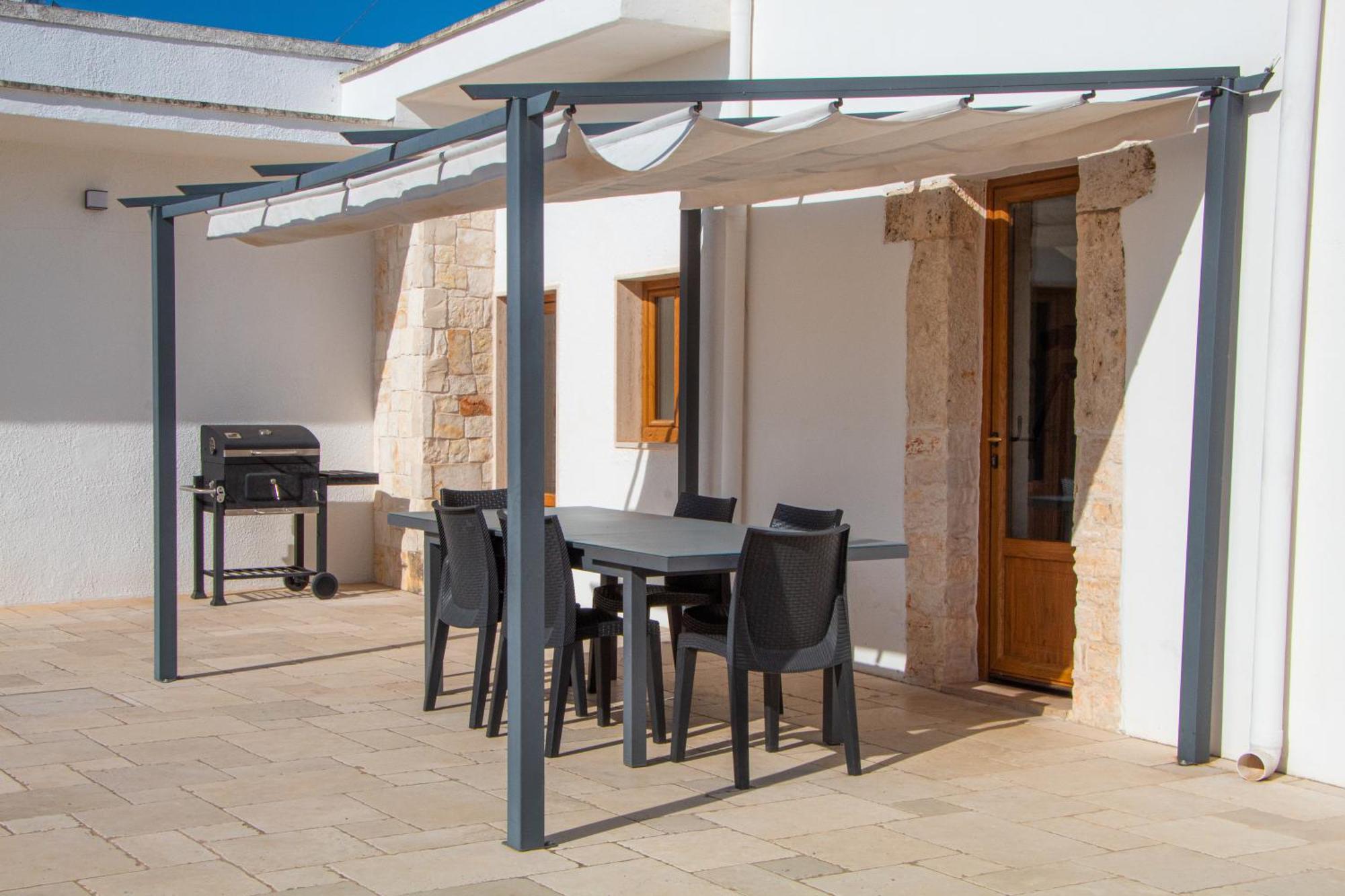 Villa With Trullo And Pool, Алберобело Екстериор снимка
