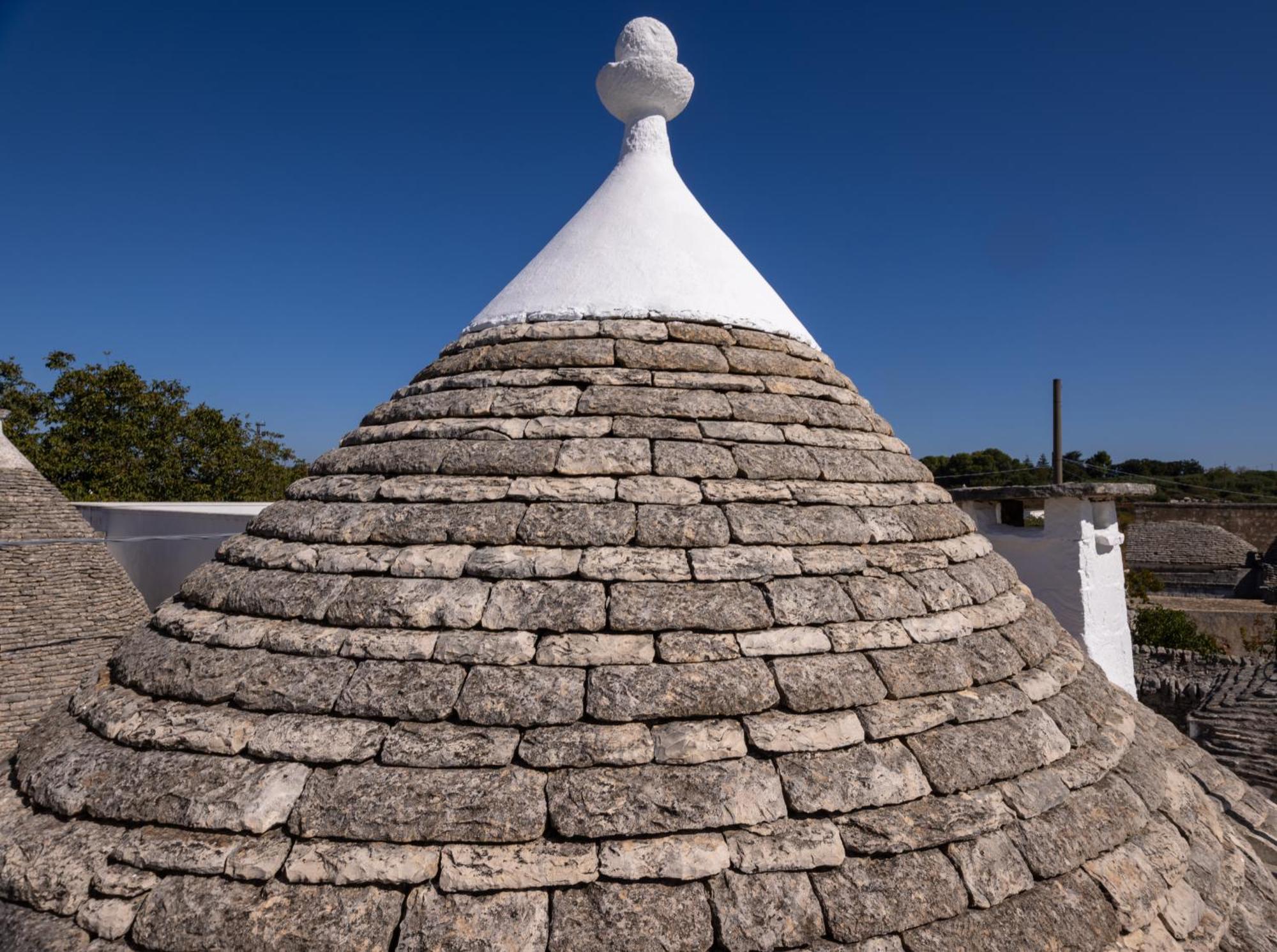 Villa With Trullo And Pool, Алберобело Екстериор снимка